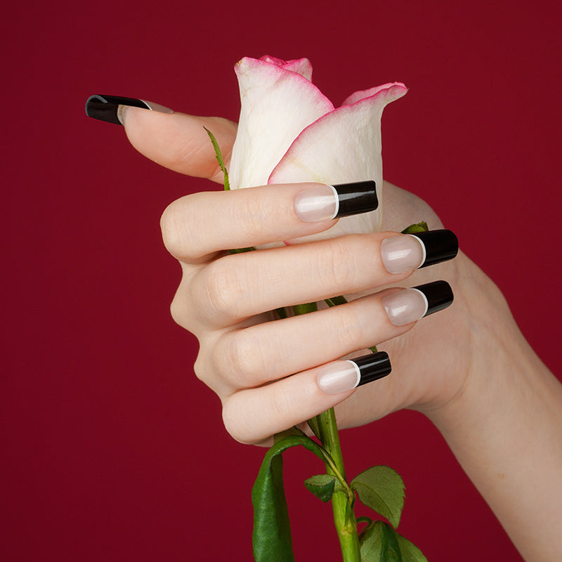 200156 - Black & White Chic French Tips