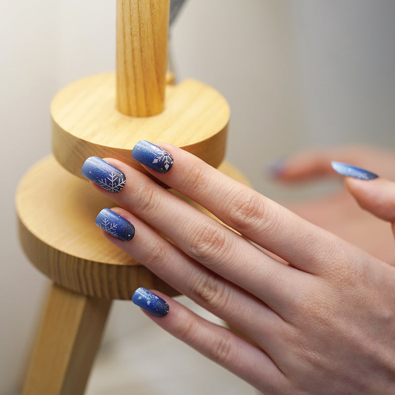 200195 - Icy Sapphire Snowflakes - Semi Cured Gel Nail Stickers