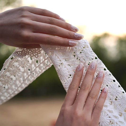 200218 - White Lace Elegance - Semi Cured Gel Nail Stickers